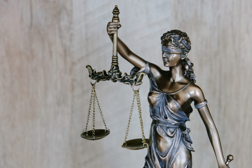 Vice caché voiture — procédure judiciaire